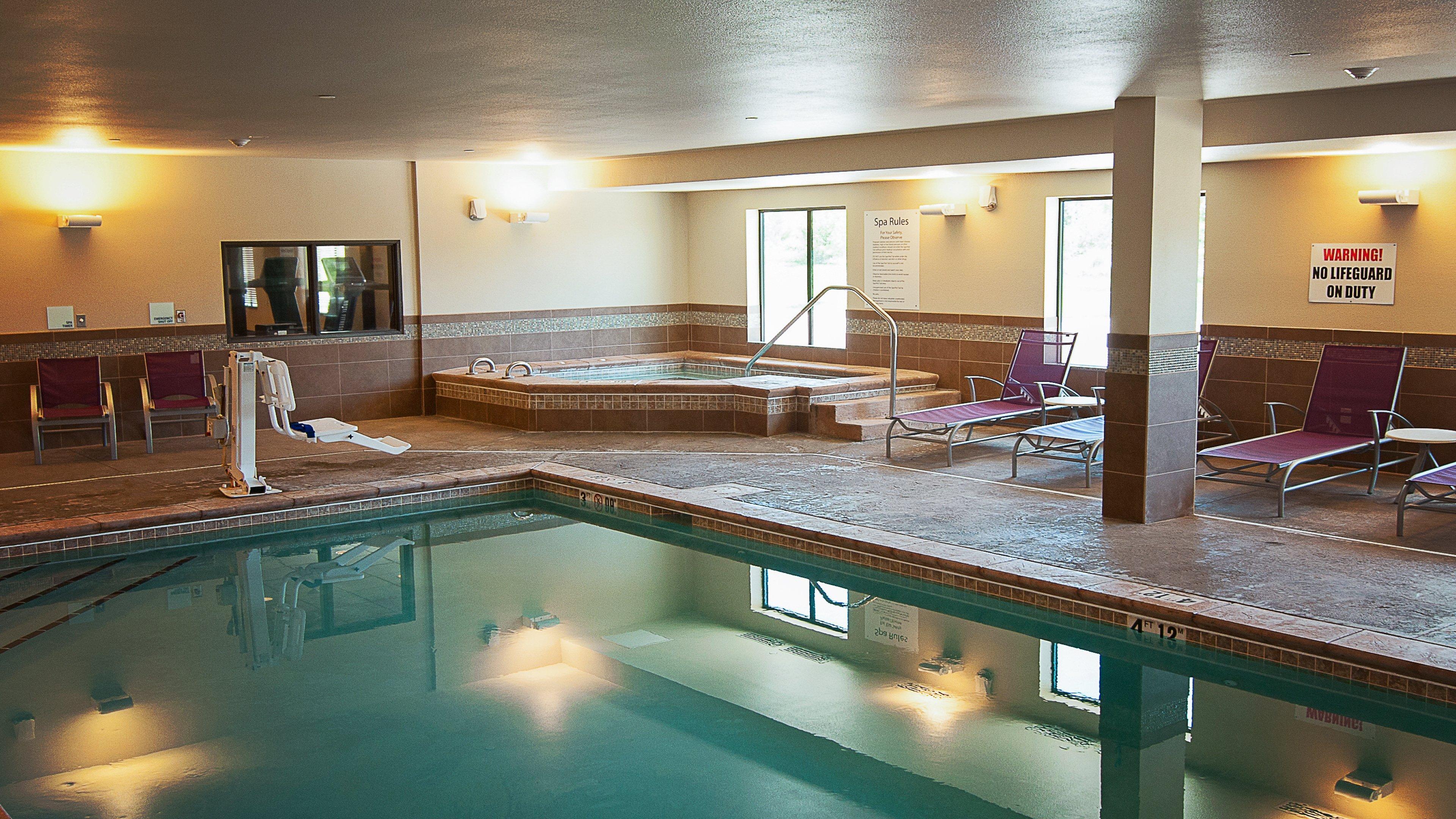 Holiday Inn Express Hotel & Suites Wichita Northeast By Ihg Eksteriør bilde