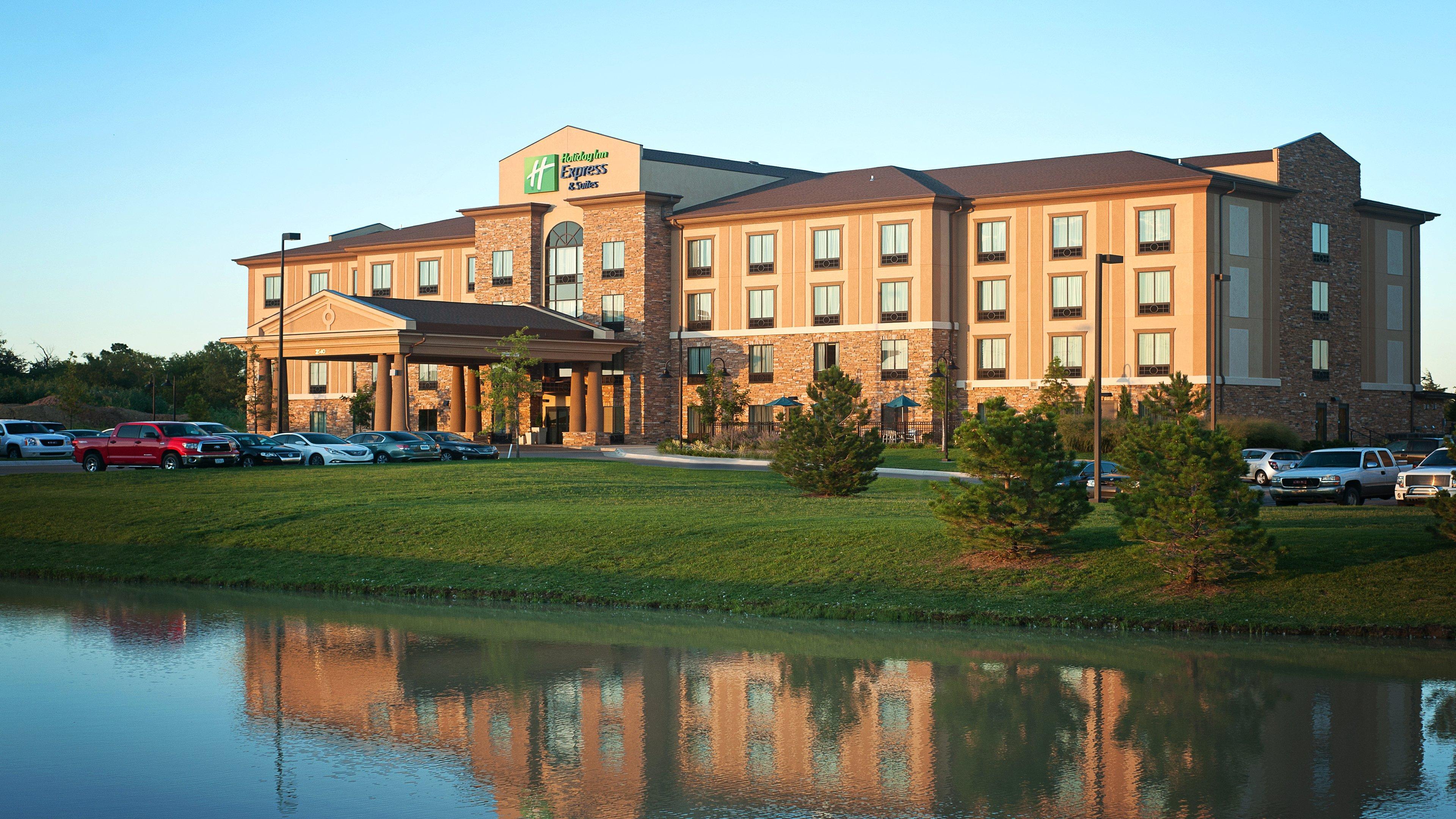 Holiday Inn Express Hotel & Suites Wichita Northeast By Ihg Eksteriør bilde