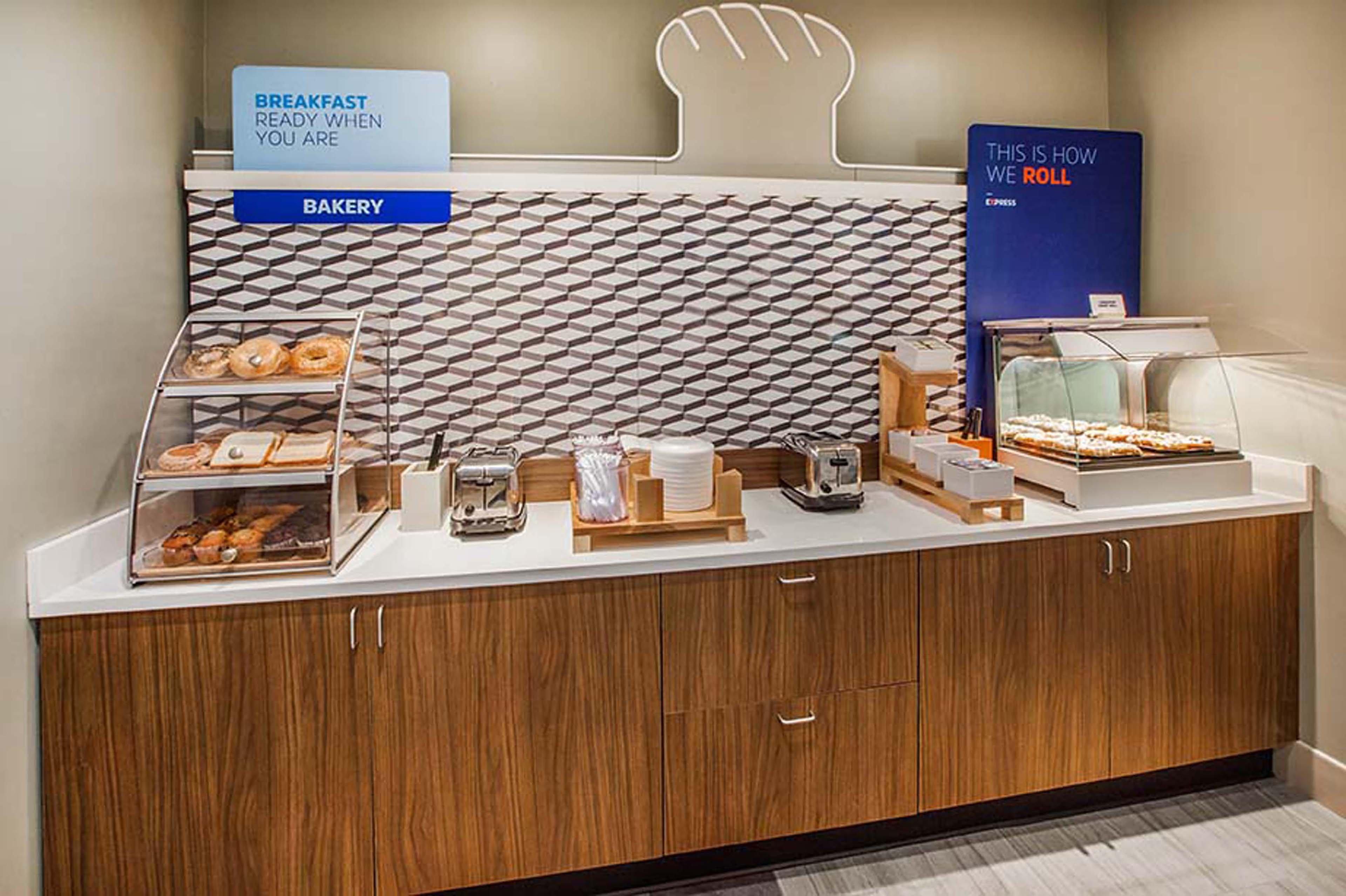 Holiday Inn Express Hotel & Suites Wichita Northeast By Ihg Eksteriør bilde