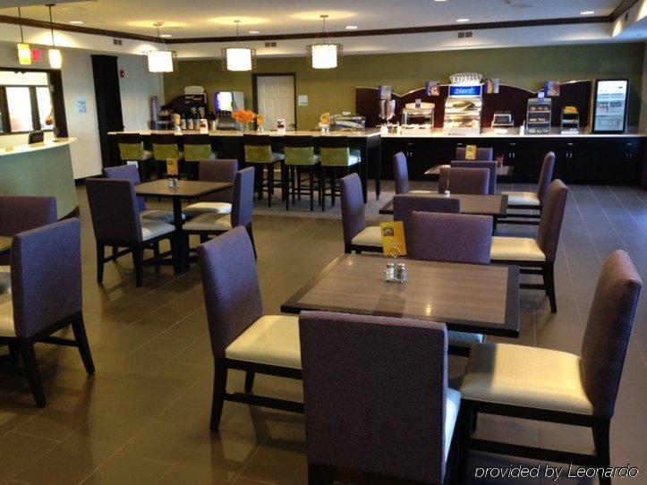 Holiday Inn Express Hotel & Suites Wichita Northeast By Ihg Eksteriør bilde
