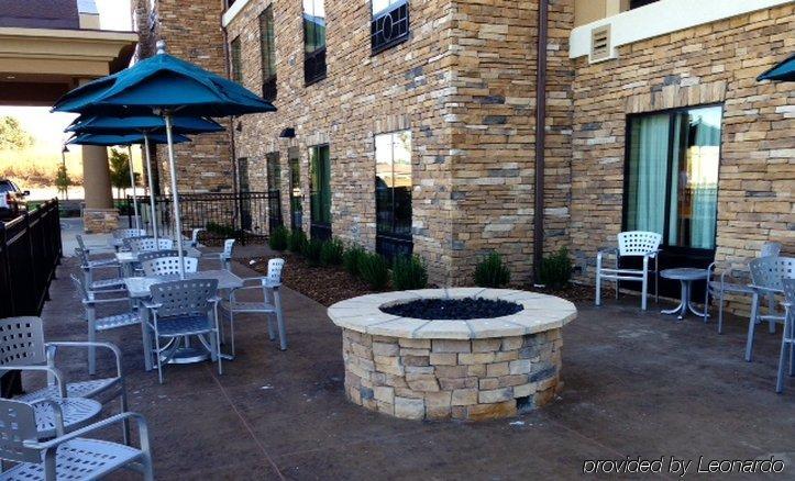 Holiday Inn Express Hotel & Suites Wichita Northeast By Ihg Eksteriør bilde