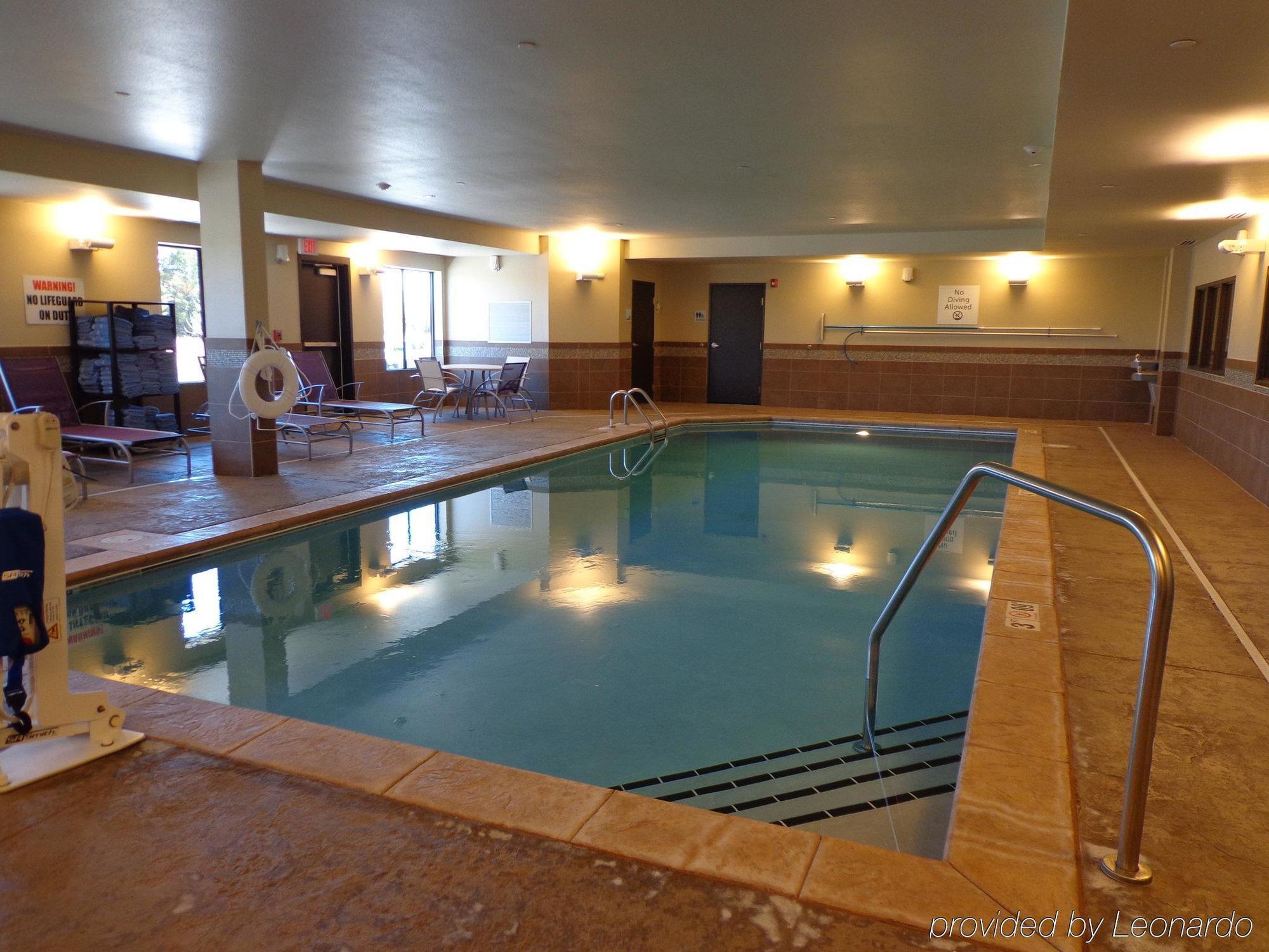 Holiday Inn Express Hotel & Suites Wichita Northeast By Ihg Eksteriør bilde
